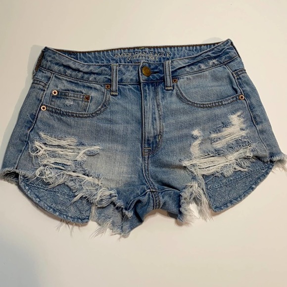 American Eagle Outfitters Pants - American eagle distressed shorts size 4